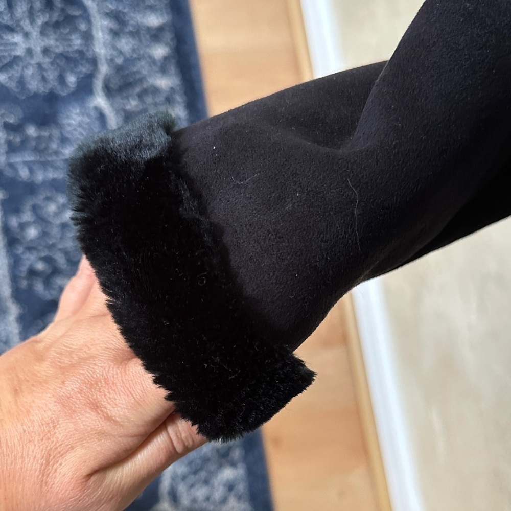 Ralph Lauren Black Label Women's Black Coat with Faux Fur sz small - Picture 6 of 9